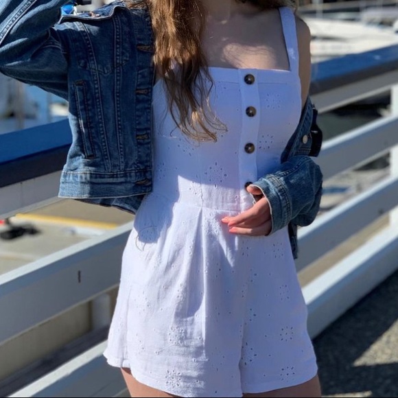 White romper - Picture 1 of 3